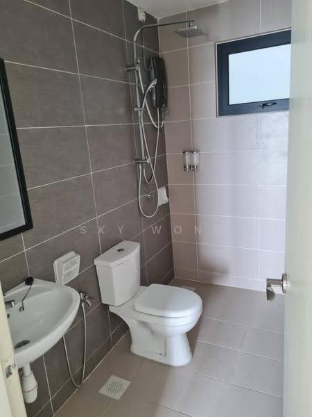 Condominium for Sale at Skyvilla @ D'Island - Sky Wong - Bathroom - PropertyGuru.com.my