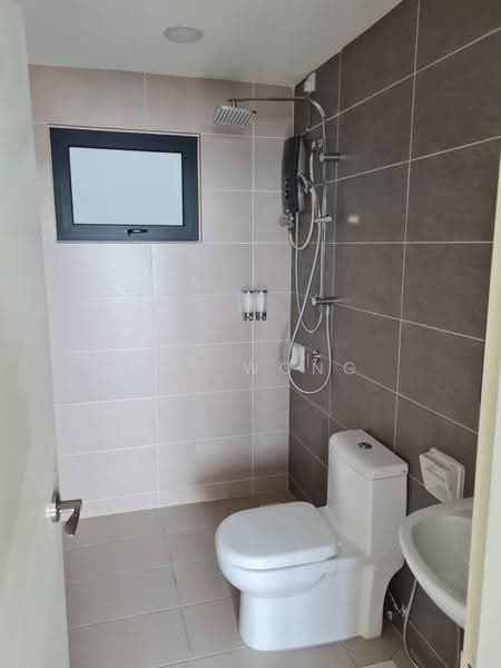 Condominium for Sale at Skyvilla @ D'Island - Sky Wong - Bathroom - PropertyGuru.com.my