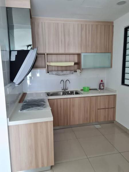 Condominium for Sale at Skyvilla @ D'Island - Sky Wong - Kitchen - PropertyGuru.com.my