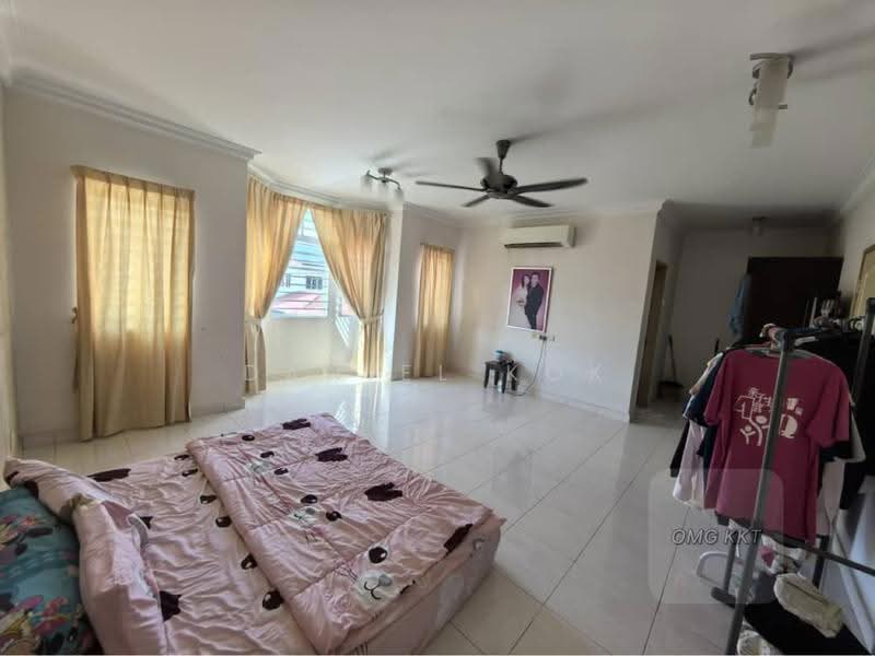 2.5-storey Terraced House for Sale in Kampung Batu Belah (Klang) - Daniel Kok - Bedroom - PropertyGuru.com.my
