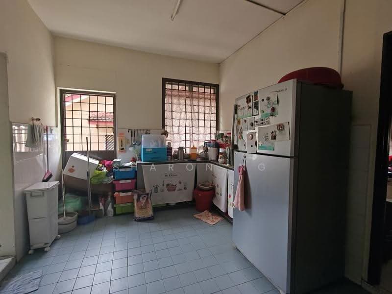 Semi-Detached House for Sale in Taman Megah Ria (Masai) - Sharon Ng - Kitchen - PropertyGuru.com.my