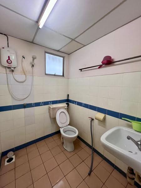 Kondominium untuk Dijual di Prima Setapak Condominium - Sean Cheong - Bathroom - PropertyGuru.com.my