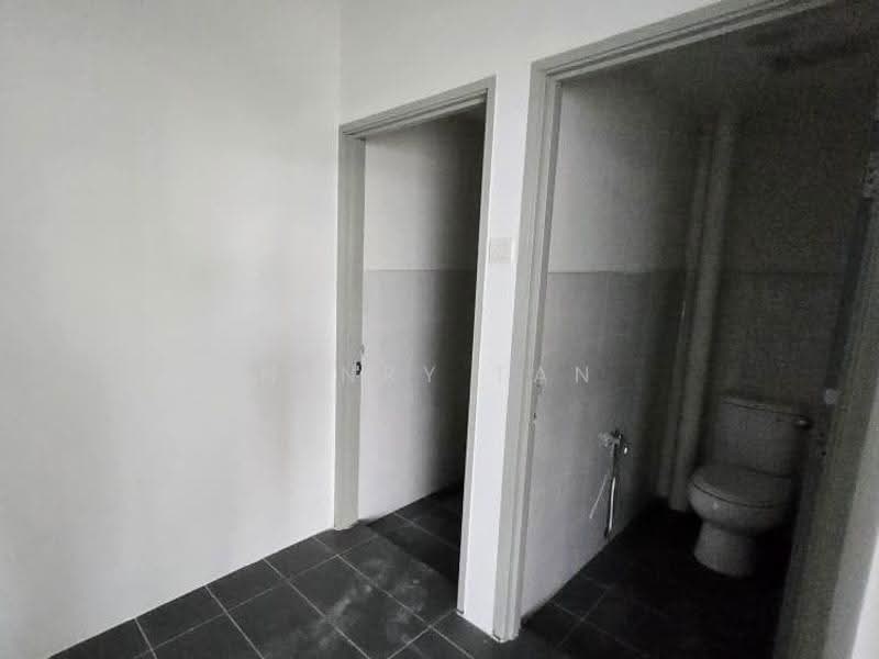 Semi-D Factory for Rent in Sungai Jawi (Penang) - Henry Tan - Bathroom - PropertyGuru.com.my
