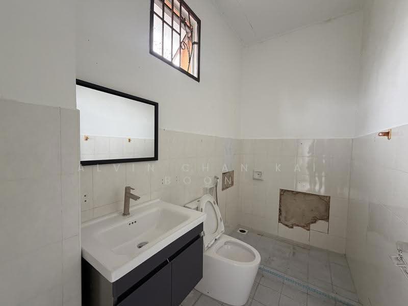 Townhouse for Sale in Johor Bahru (Johor) - Alvin Chan Kai Boon - Bathroom - PropertyGuru.com.my