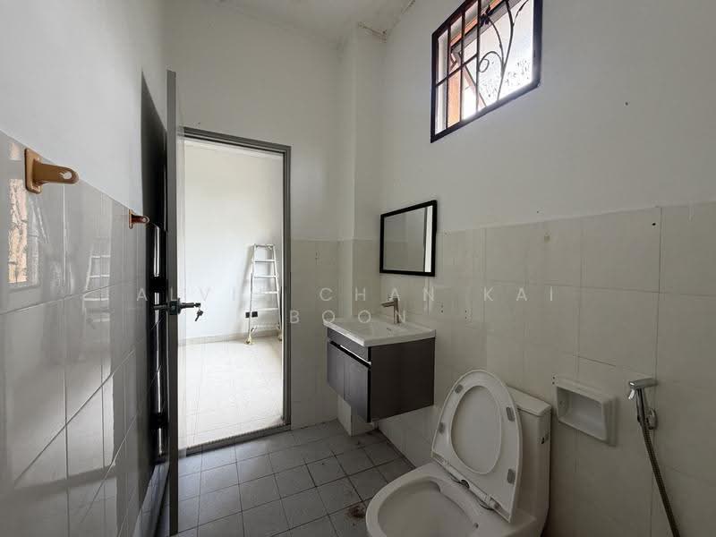 Townhouse for Sale in Johor Bahru (Johor) - Alvin Chan Kai Boon - Bathroom - PropertyGuru.com.my