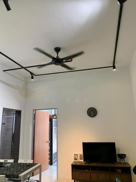 Pejabat untuk Dijual di Kampung Berembang (Ampang) - CL Poo - Living Room - PropertyGuru.com.my