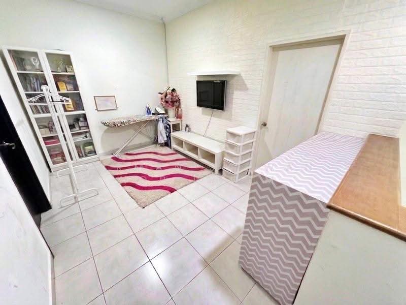 Rumah Teres 2-Tingkat untuk Dijual di Taman Bangi Avenue (Bangi) - Herman Sazwan Nor Rahim - Family Area - PropertyGuru.com.my