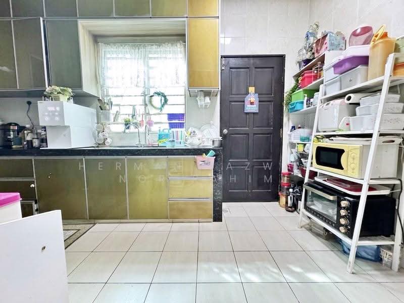Rumah Teres 2-Tingkat untuk Dijual di Taman Bangi Avenue (Bangi) - Herman Sazwan Nor Rahim - Kitchen - PropertyGuru.com.my