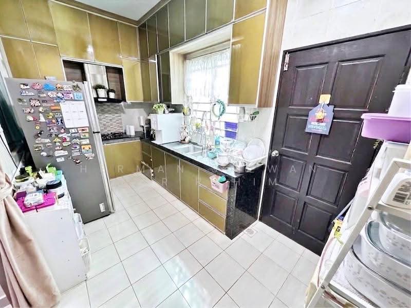 Rumah Teres 2-Tingkat untuk Dijual di Taman Bangi Avenue (Bangi) - Herman Sazwan Nor Rahim - Kitchen - PropertyGuru.com.my