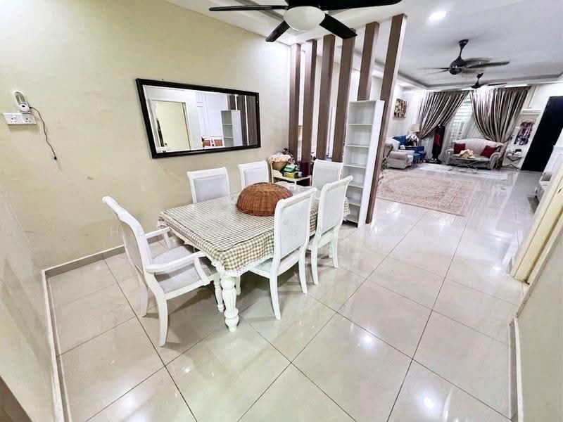 Rumah Teres 2-Tingkat untuk Dijual di Taman Bangi Avenue (Bangi) - Herman Sazwan Nor Rahim - Dining Room - PropertyGuru.com.my