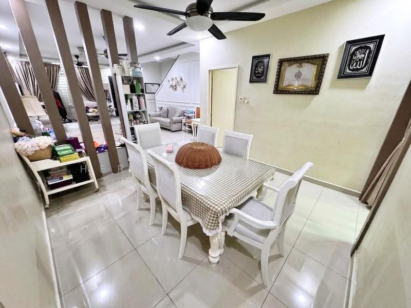 Rumah Teres 2-Tingkat untuk Dijual di Taman Bangi Avenue (Bangi) - Herman Sazwan Nor Rahim - Dining Room - PropertyGuru.com.my