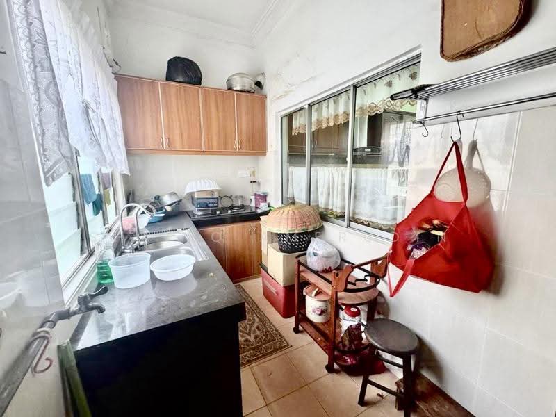 Rumah Teres 2-Tingkat untuk Dijual di Taman Prima Saujana (Kajang) - Shafiq Amerudin - Kitchen - PropertyGuru.com.my