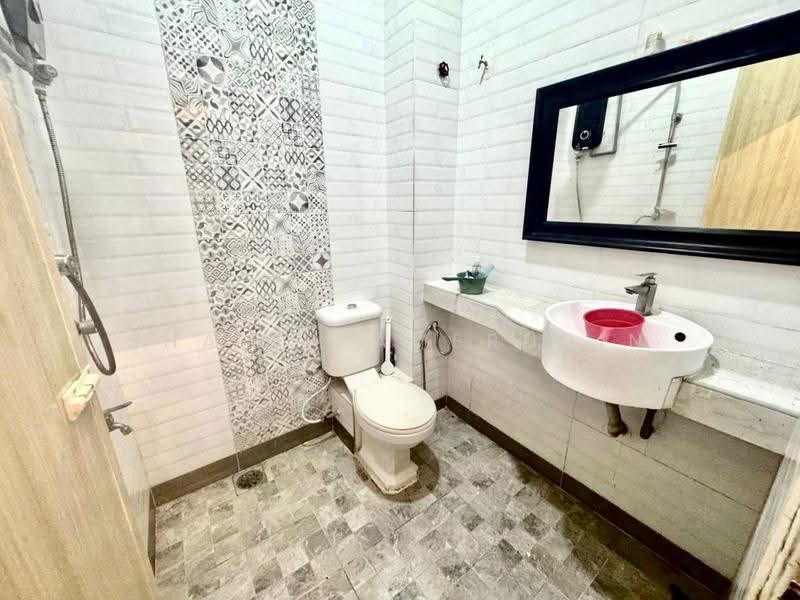 Rumah Teres 2-Tingkat untuk Dijual di Taman Prima Saujana (Kajang) - Shafiq Amerudin - Bathroom - PropertyGuru.com.my
