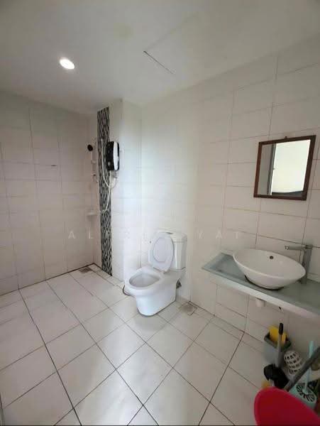 Kediaman Servis untuk Disewa di Greenfield Regency - Alfred Yap - Bathroom - PropertyGuru.com.my
