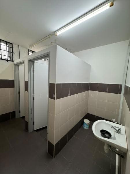 Shop / Office for Rent in Taman Impian Emas (Skudai) - Teik Shen - Bathroom - PropertyGuru.com.my