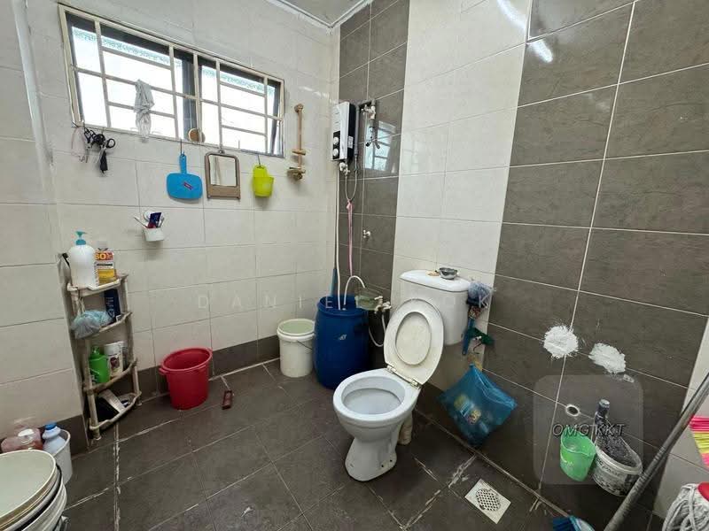 2-storey Terraced House for Sale in Kampung Batu Belah (Klang) - Daniel Kok - Bathroom - PropertyGuru.com.my