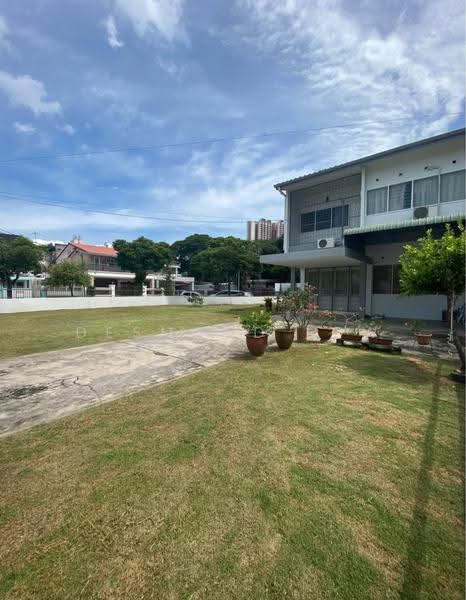 Semi-Detached House for Sale in Jalan Free School (Jelutong) - Desmond Low - Exterior - PropertyGuru.com.my