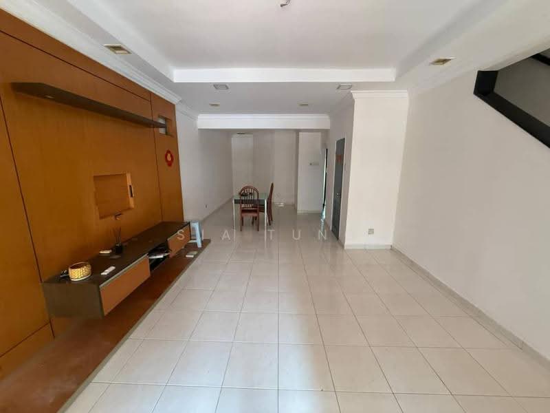 Rumah Teres 2-Tingkat untuk Disewa di Bandar Damai Perdana (Cheras) - Sia Tung - Living Room - PropertyGuru.com.my