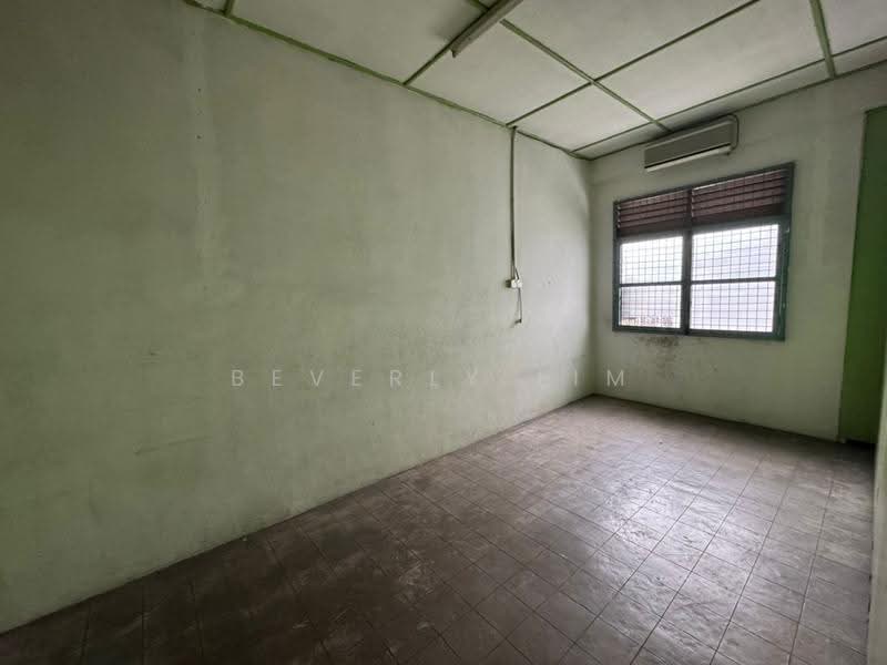 Shop for Sale in Taman Padang Tembak (Ayer Itam) - Beverly Lim - Interior - PropertyGuru.com.my