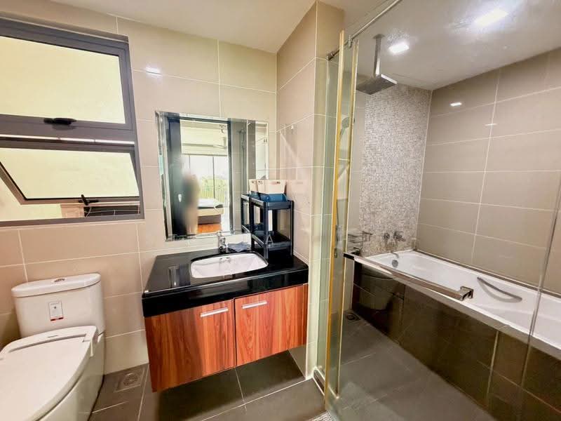 Pangsapuri untuk Disewa di Molek Pine 3 - Stella Chia - Bathroom - PropertyGuru.com.my