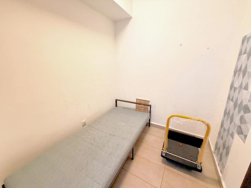 Pangsapuri untuk Disewa di Molek Pine 3 - Stella Chia - Maid room - PropertyGuru.com.my