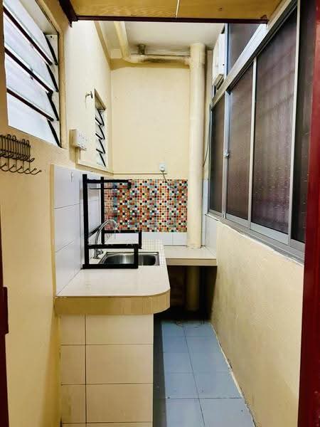 Pangsapuri untuk Dijual di Bayu Puteri - Nurul Hisham Nordin - Kitchen - PropertyGuru.com.my
