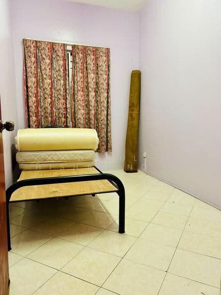 Pangsapuri untuk Dijual di Bayu Puteri - Nurul Hisham Nordin - Bedroom - PropertyGuru.com.my