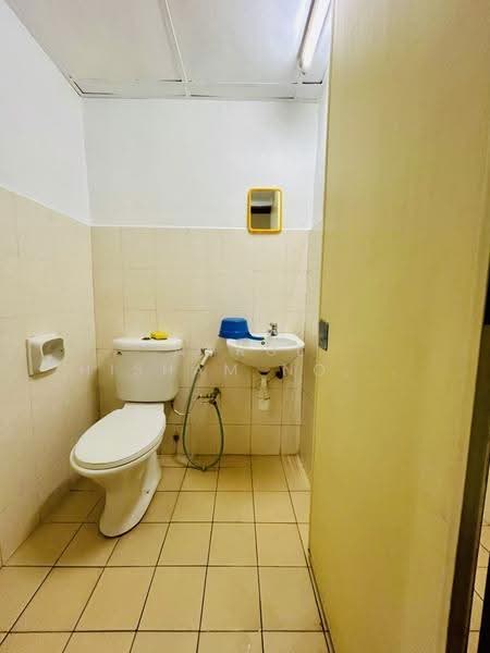 Pangsapuri untuk Dijual di Bayu Puteri - Nurul Hisham Nordin - Bathroom - PropertyGuru.com.my
