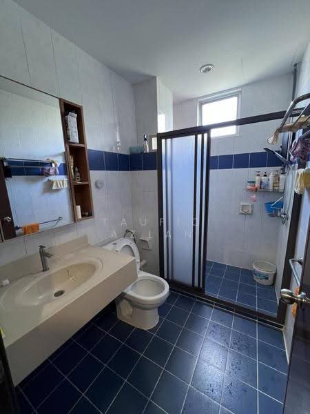 Condominium for Sale at Sri Lojing Condominiums - Taufiq Azlan - Bathroom - PropertyGuru.com.my