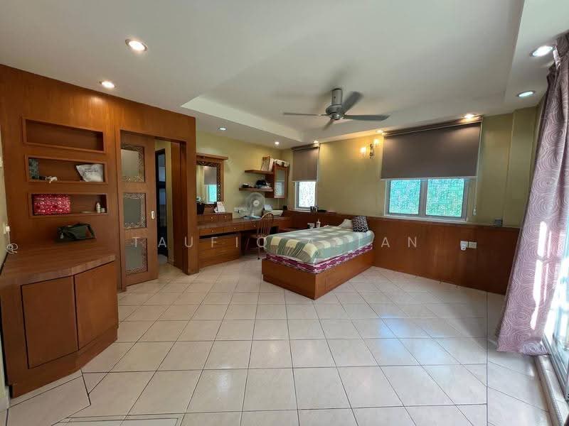 Condominium for Sale at Sri Lojing Condominiums - Taufiq Azlan - Bedroom - PropertyGuru.com.my