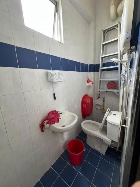 Condominium for Sale at Sri Lojing Condominiums - Taufiq Azlan - Bathroom - PropertyGuru.com.my
