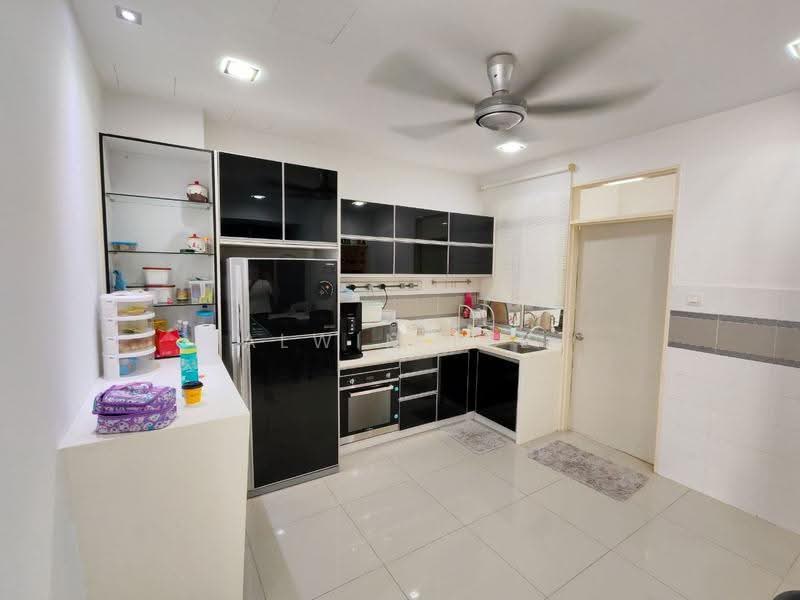 2-storey Terraced House for Sale in Setia Indah (Setia Alam) - Alwin Lee - Kitchen - PropertyGuru.com.my