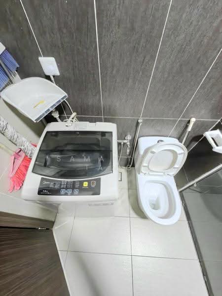 Service Residence for Rent at D'Secret Garden (Pangsapuri Kempas Indah) - Samantha Tang - Bathroom - PropertyGuru.com.my