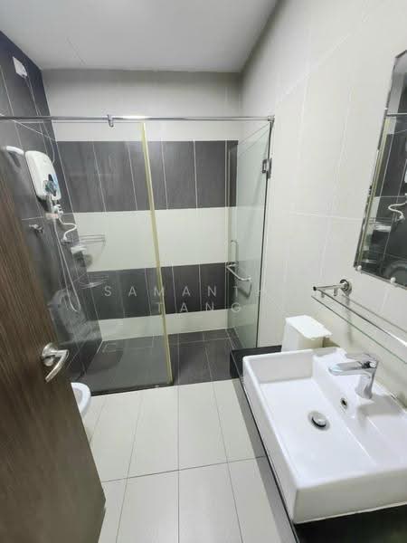 Service Residence for Rent at D'Secret Garden (Pangsapuri Kempas Indah) - Samantha Tang - Bathroom - PropertyGuru.com.my