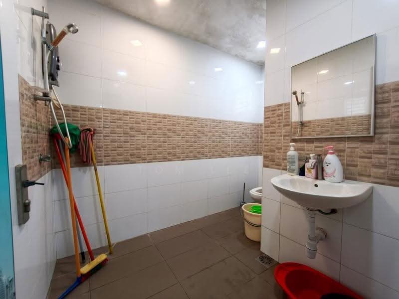Rumah Teres 2-Tingkat untuk Dijual di Bandar Sri Damansara (Selangor) - Tom Lee - Bathroom - PropertyGuru.com.my
