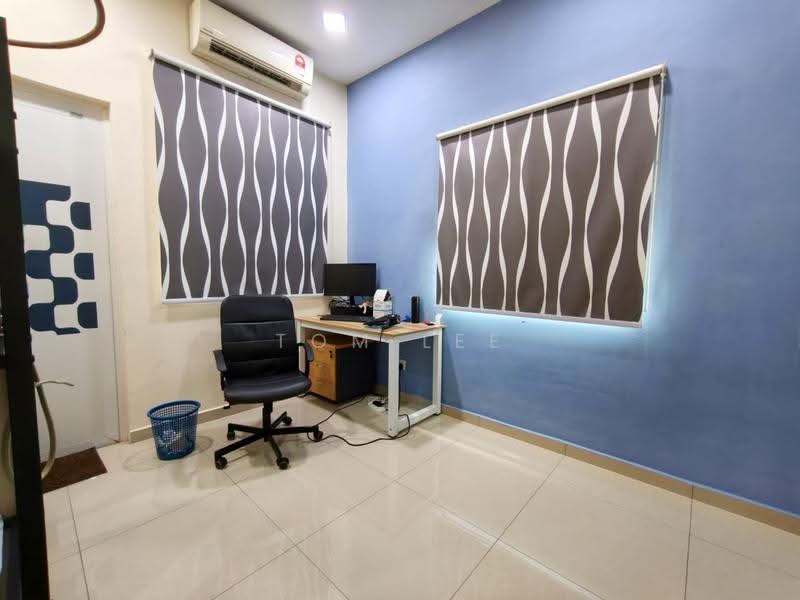 Rumah Teres 2-Tingkat untuk Dijual di Bandar Sri Damansara (Selangor) - Tom Lee - Study - PropertyGuru.com.my