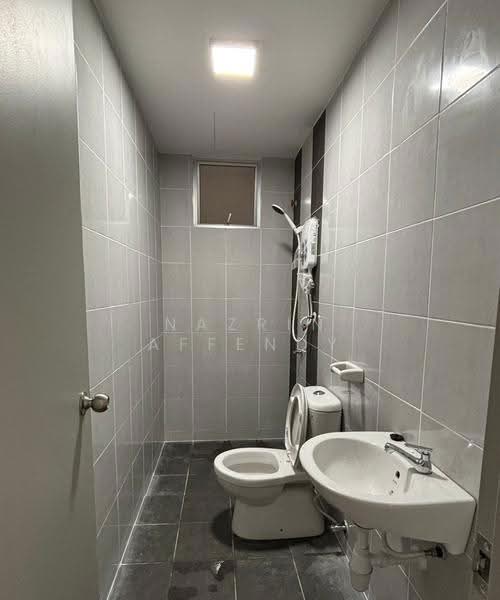Rumah Flat untuk Disewa di Idaman Cahaya 1 - Nazrin Affendy - Bathroom - PropertyGuru.com.my