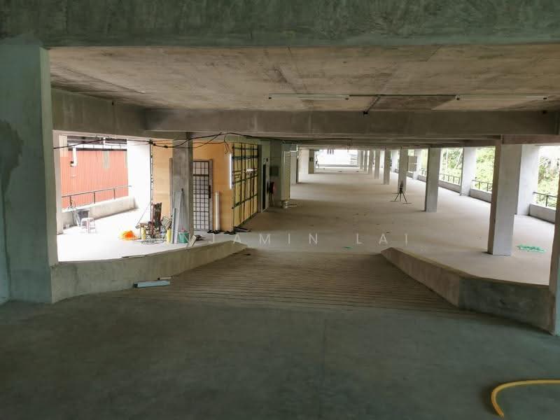Gudang untuk Disewa di Puchong (Selangor) - Benjamin Lai - Car Park - PropertyGuru.com.my