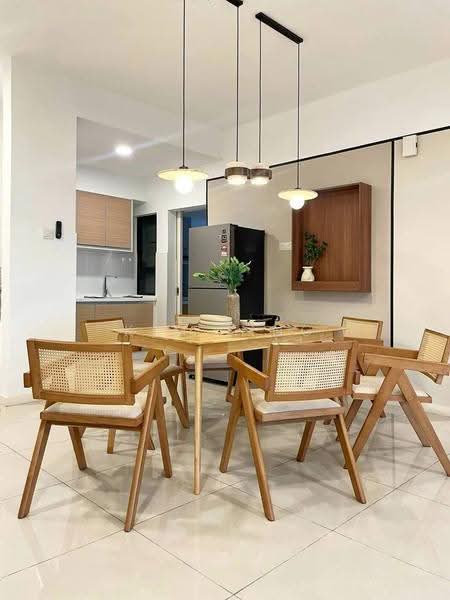 Kediaman Servis untuk Disewa di Renai Jelutong - Kim Ling - Dining Room - PropertyGuru.com.my