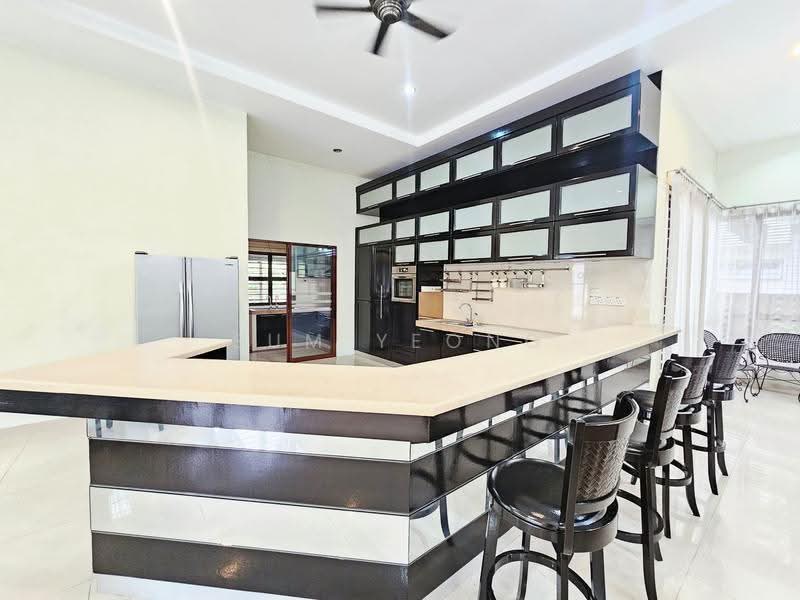 Bungalow House untuk Dijual di Country Heights (Kajang) - Sum Yeong - Kitchen - PropertyGuru.com.my