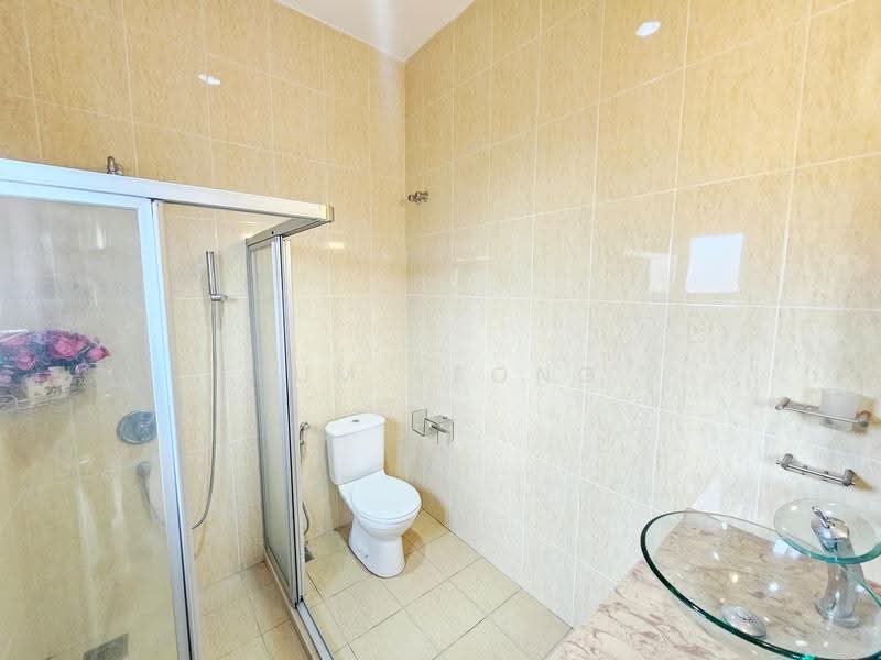 Bungalow House untuk Dijual di Country Heights (Kajang) - Sum Yeong - Bathroom - PropertyGuru.com.my