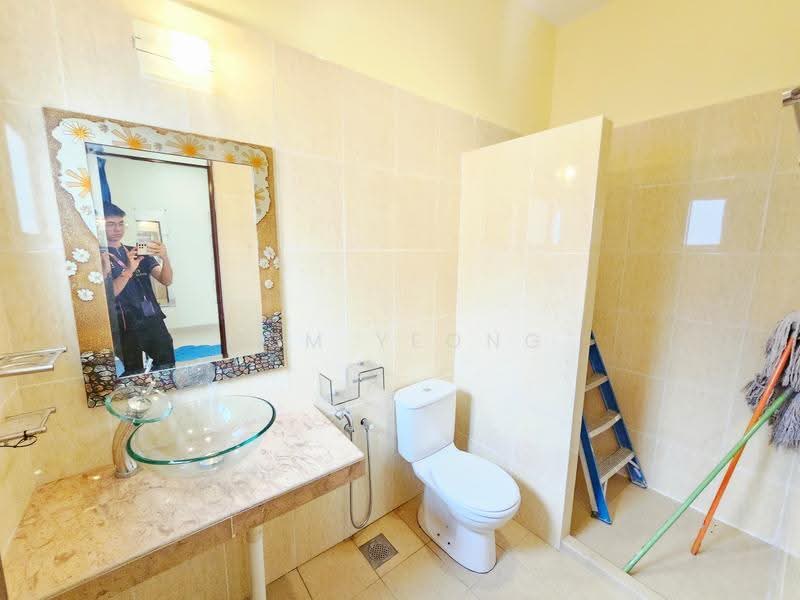 Bungalow House untuk Dijual di Country Heights (Kajang) - Sum Yeong - Bathroom - PropertyGuru.com.my