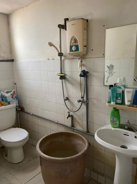 Pangsapuri untuk Dijual di Sri Jinjang - Coyee Wong - Bathroom - PropertyGuru.com.my