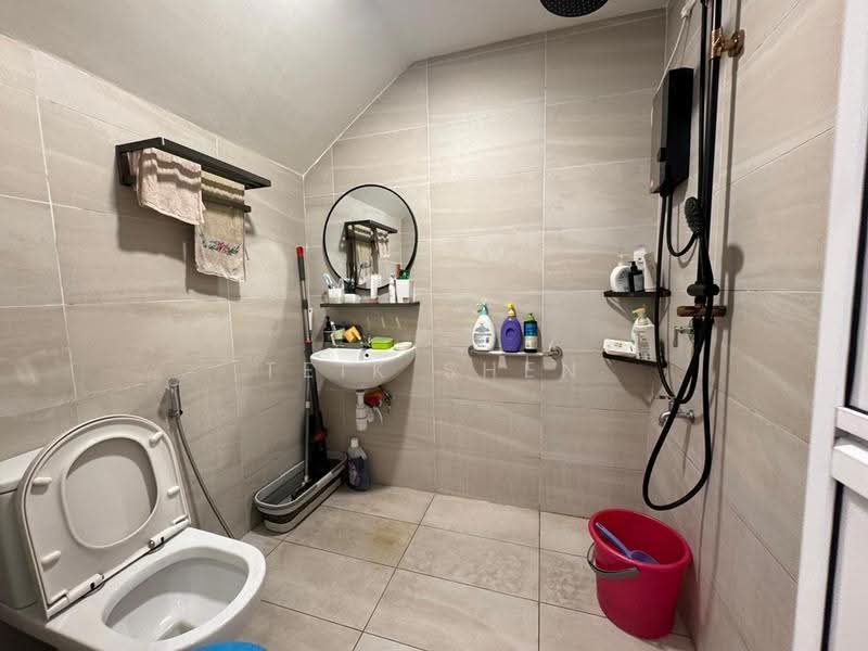 Cluster House for Sale in Taman Ekoflora (Johor Bahru) - Teik Shen - Bathroom - PropertyGuru.com.my