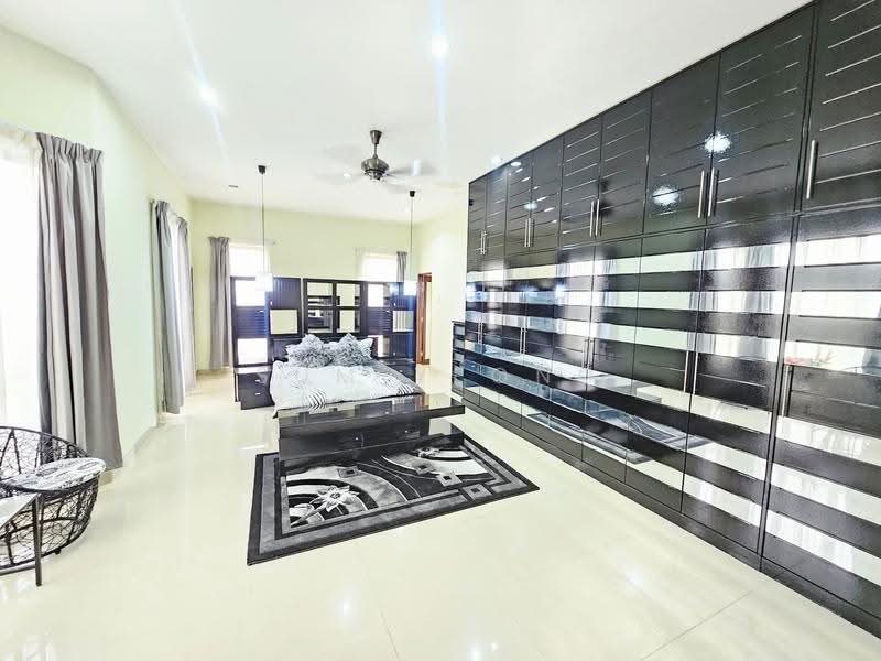 Bungalow House for Sale in Country Heights (Kajang) - Sum Yeong - Bedroom - PropertyGuru.com.my