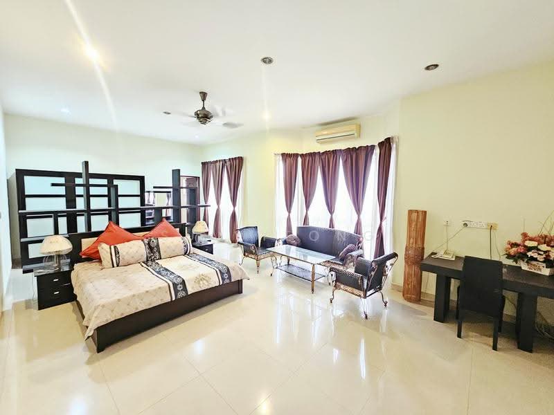 Bungalow House for Sale in Country Heights (Kajang) - Sum Yeong - Bedroom - PropertyGuru.com.my