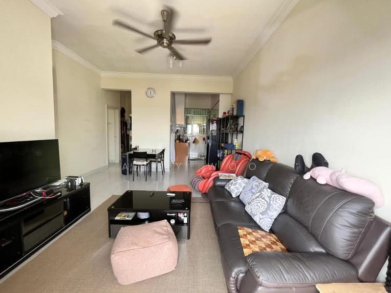 Pangsapuri untuk Disewa di University Place (Plaza Ivory) - Abby Woo - Living Room - PropertyGuru.com.my