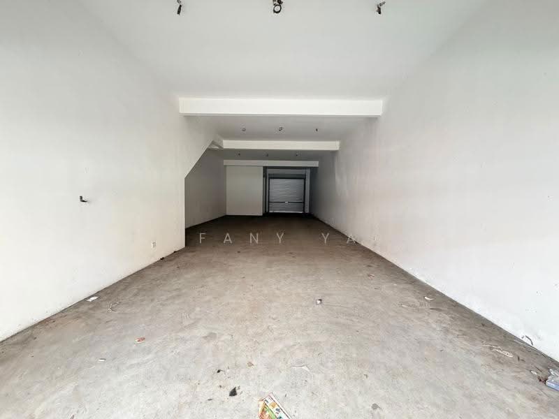 Shop for Rent in Rawang Mutiara (Rawang) - Tiffany Yang - Interior - PropertyGuru.com.my