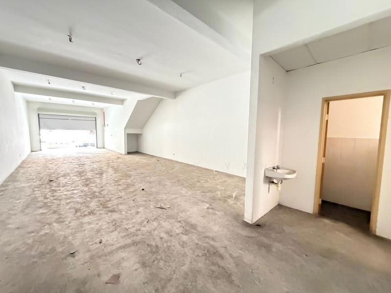 Shop for Rent in Rawang Mutiara (Rawang) - Tiffany Yang - Interior - PropertyGuru.com.my