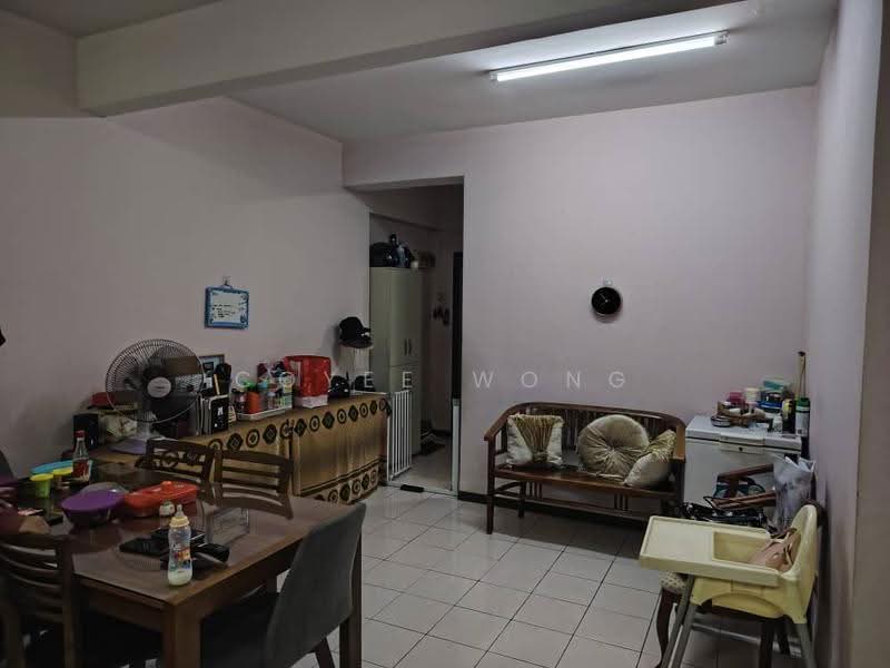 Pangsapuri untuk Dijual di Prima Tiara II - Coyee Wong - Living Room - PropertyGuru.com.my
